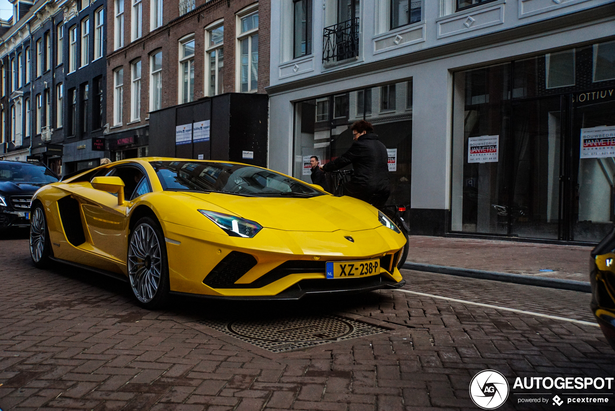 Lamborghini Aventador S LP740-4