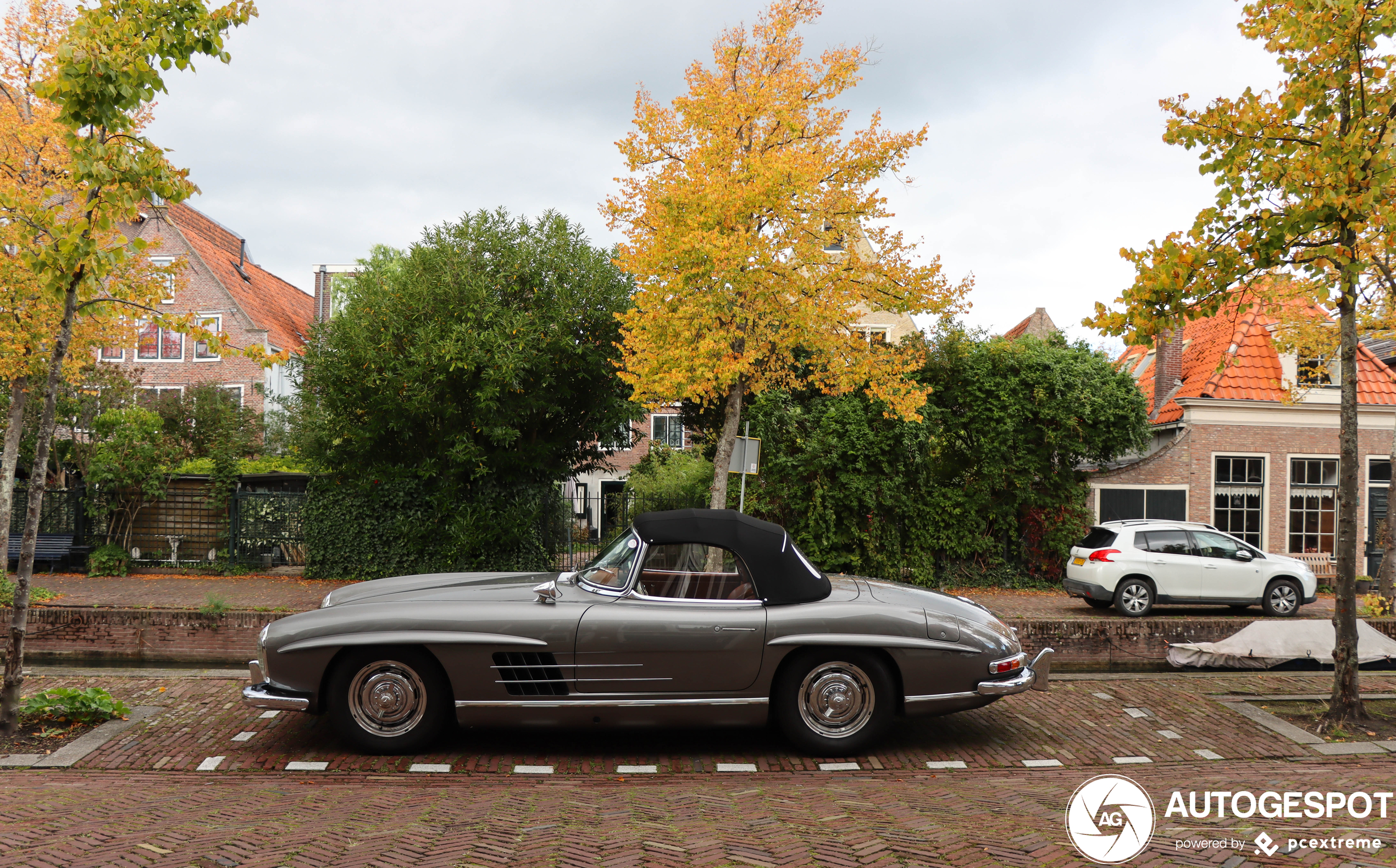 Mercedes-Benz 300SL Roadster