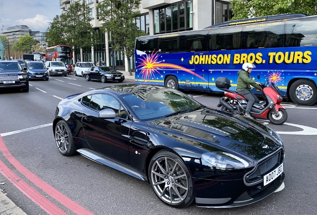 Aston Martin V12 Vantage S