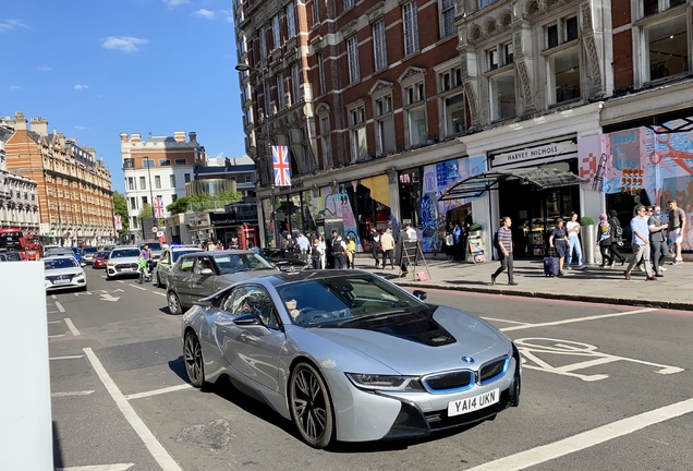 BMW i8