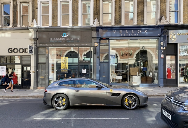 Ferrari GTC4Lusso