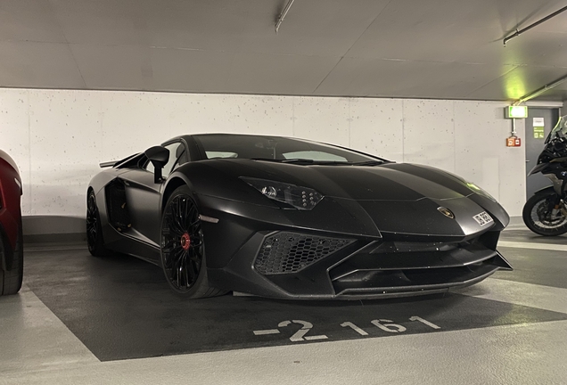 Lamborghini Aventador LP750-4 SuperVeloce Roadster