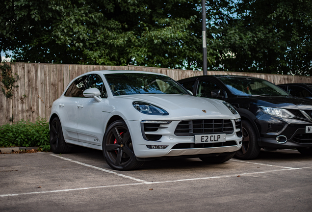 Porsche 95B Macan GTS