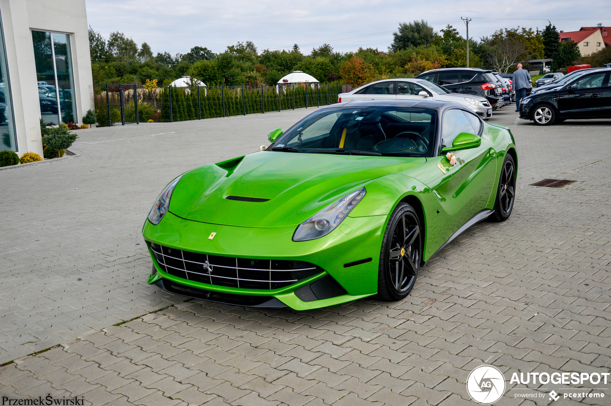 Tweemaal opvallende F12berlinetta