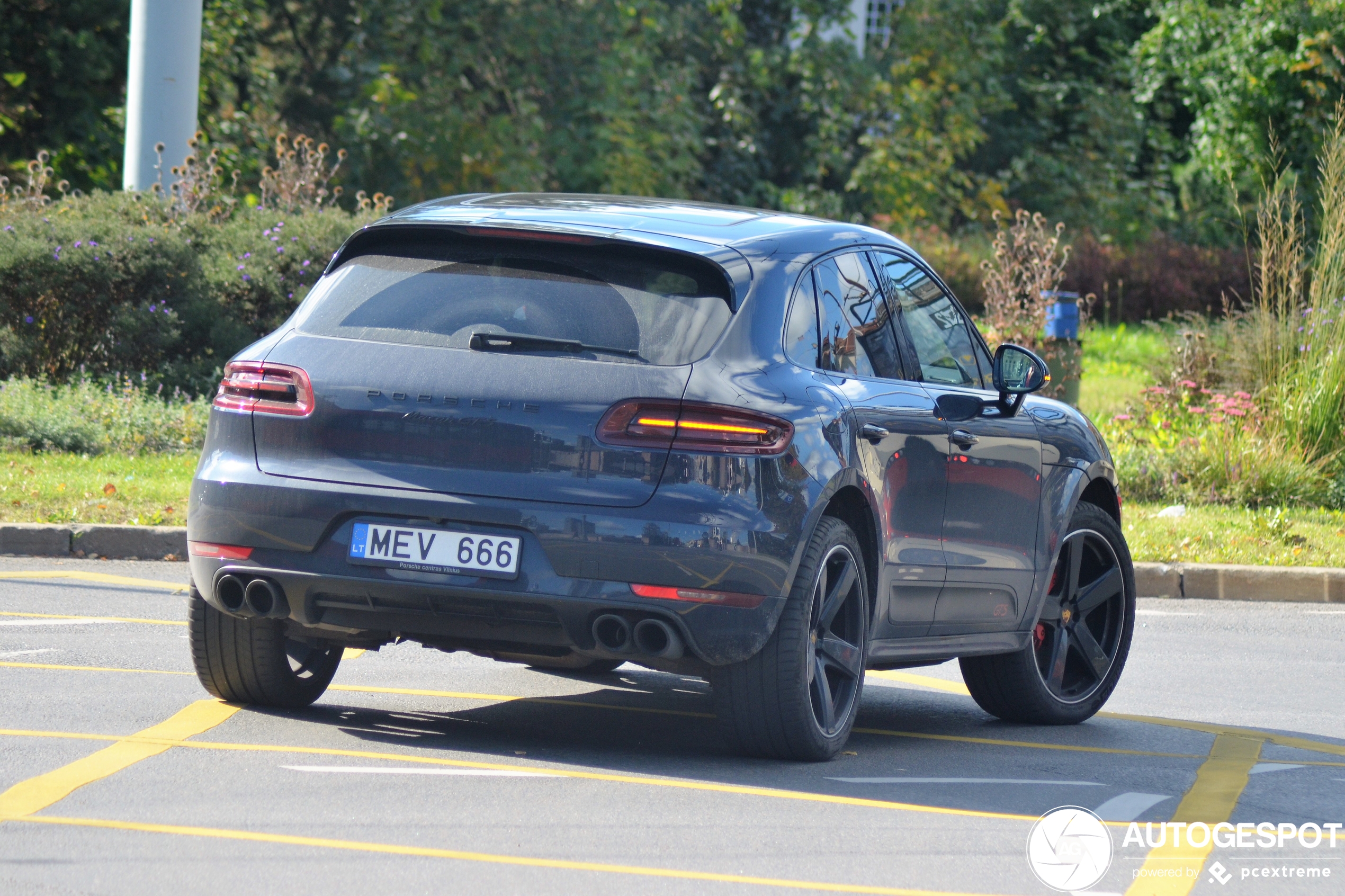 Porsche 95B Macan GTS