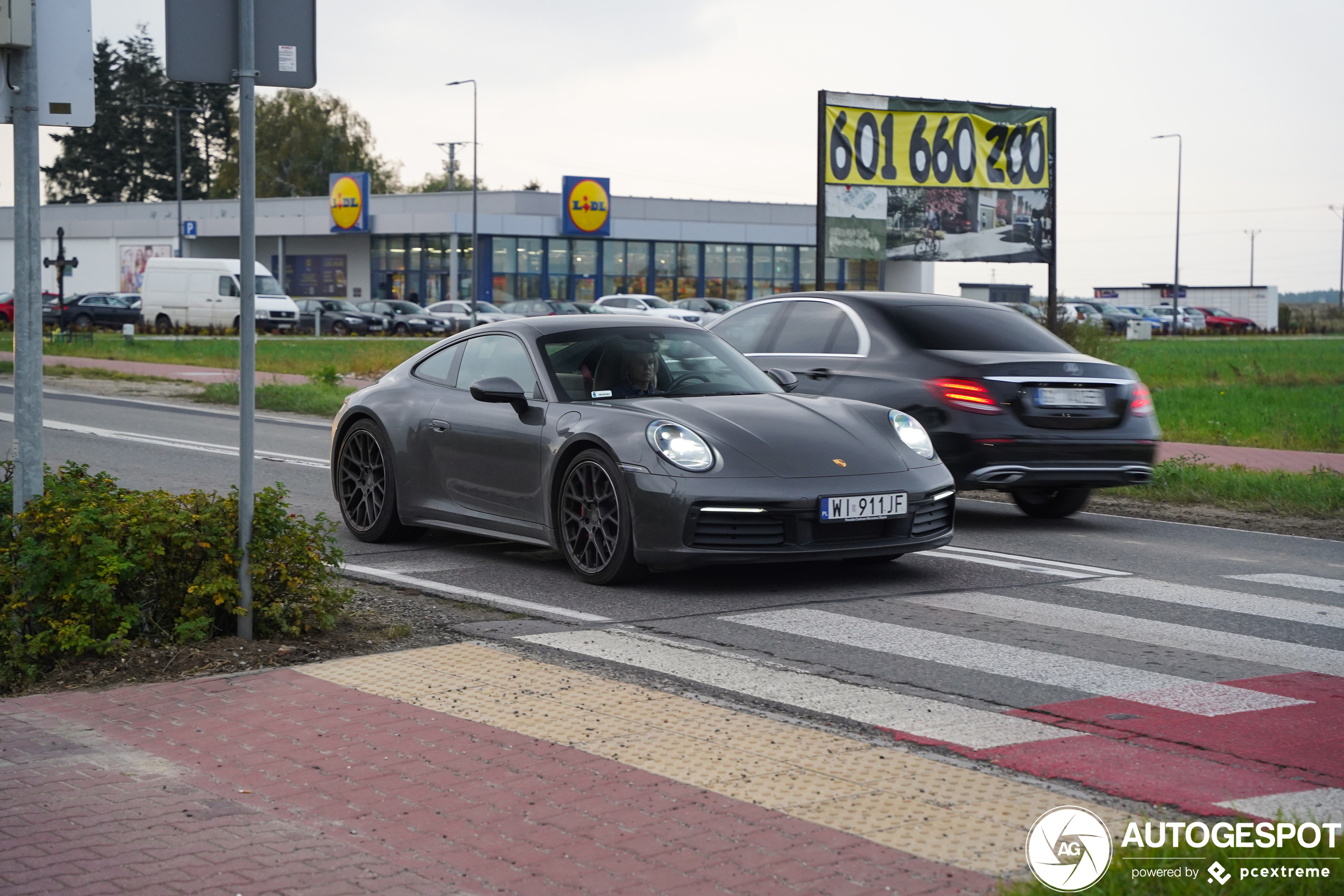 Porsche 992 Carrera 4S