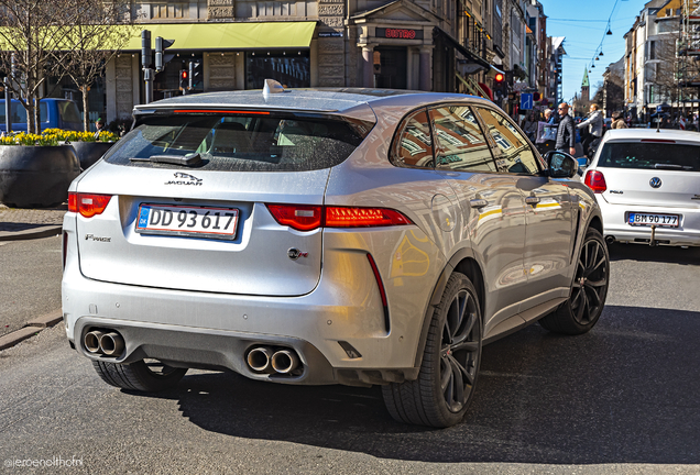 Jaguar F-PACE SVR