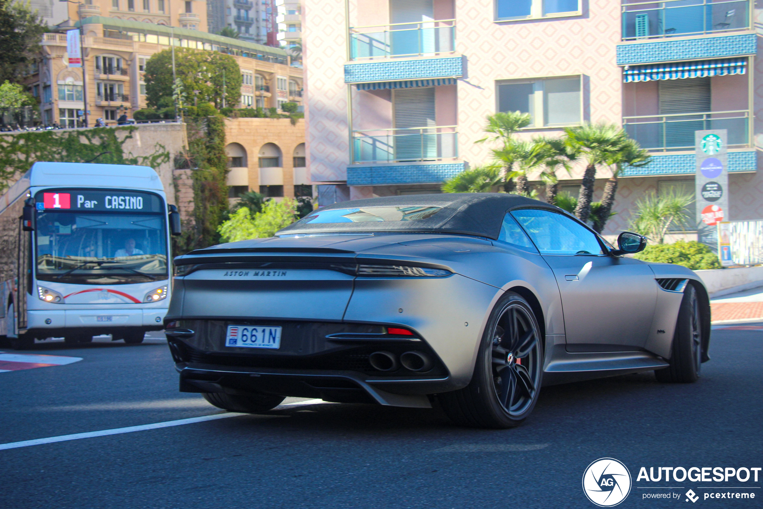 Aston Martin DBS Superleggera Volante