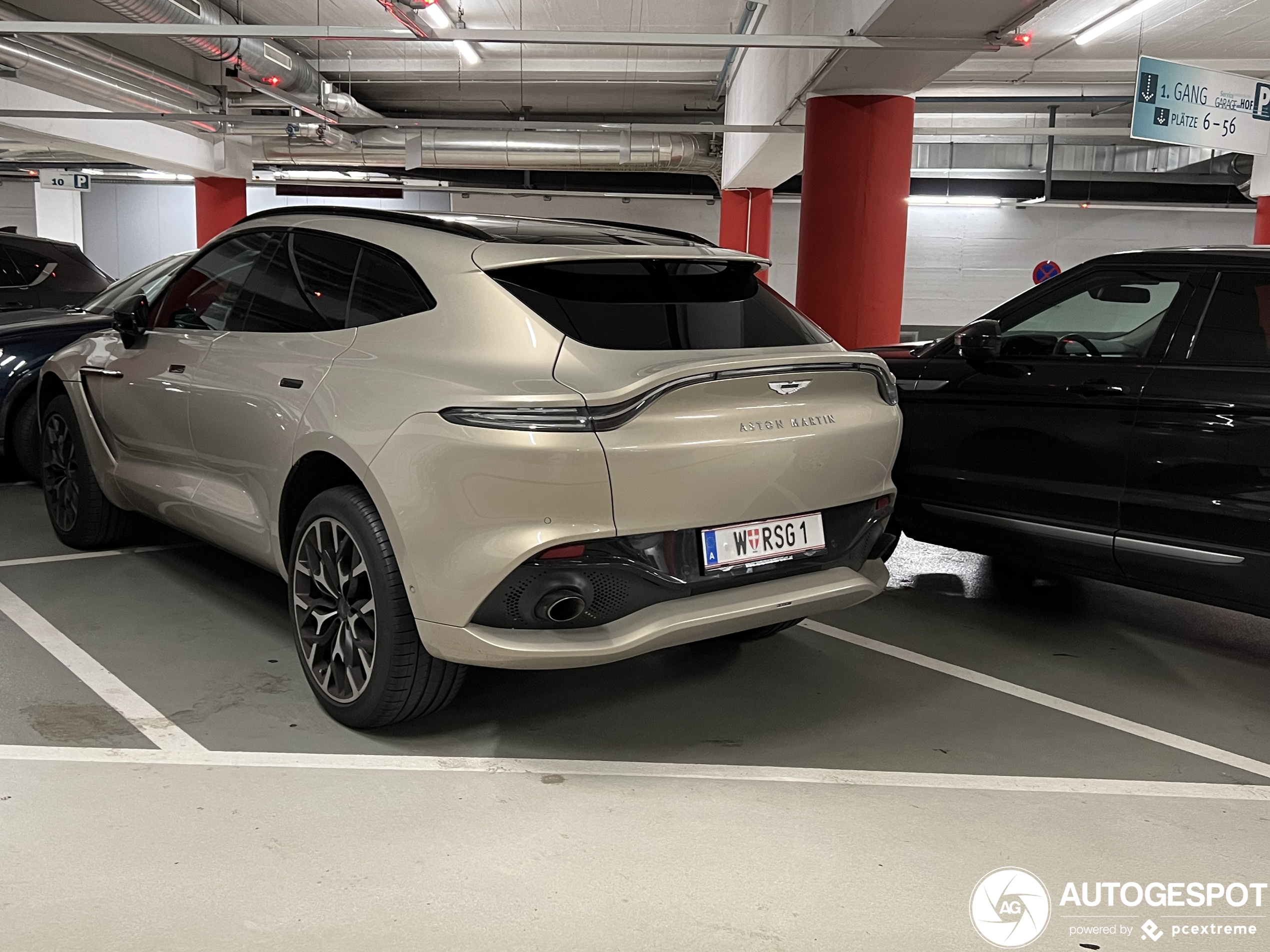 Aston Martin DBX