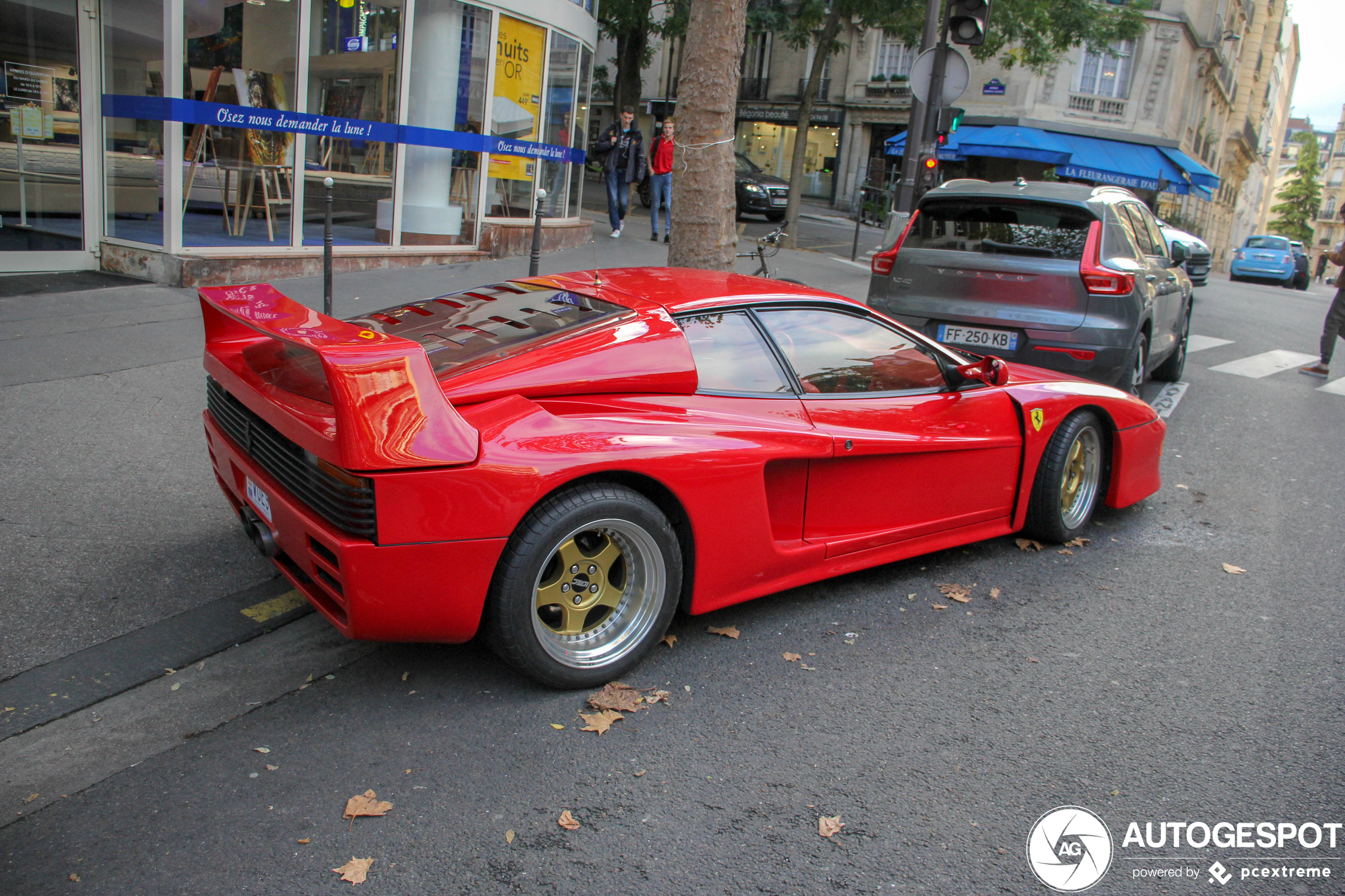 Ferrari Testarossa Lotec TT1000 ziet eruit als slechte kitcar