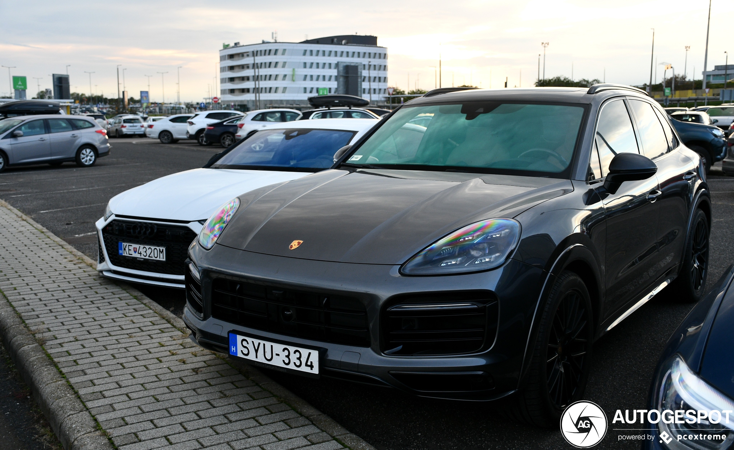 Porsche 9YA Cayenne GTS