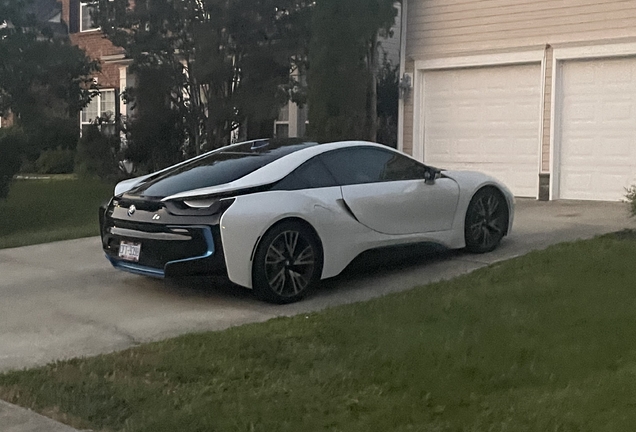 BMW i8