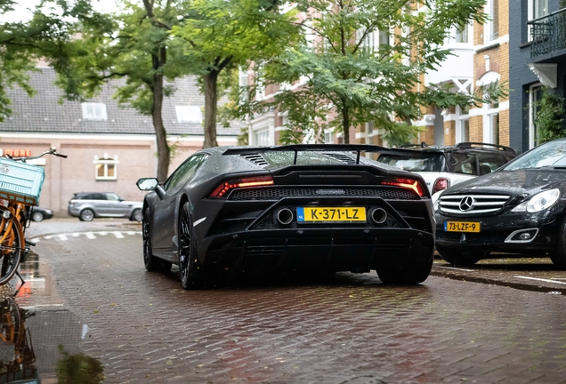 Lamborghini Huracán LP640-4 EVO