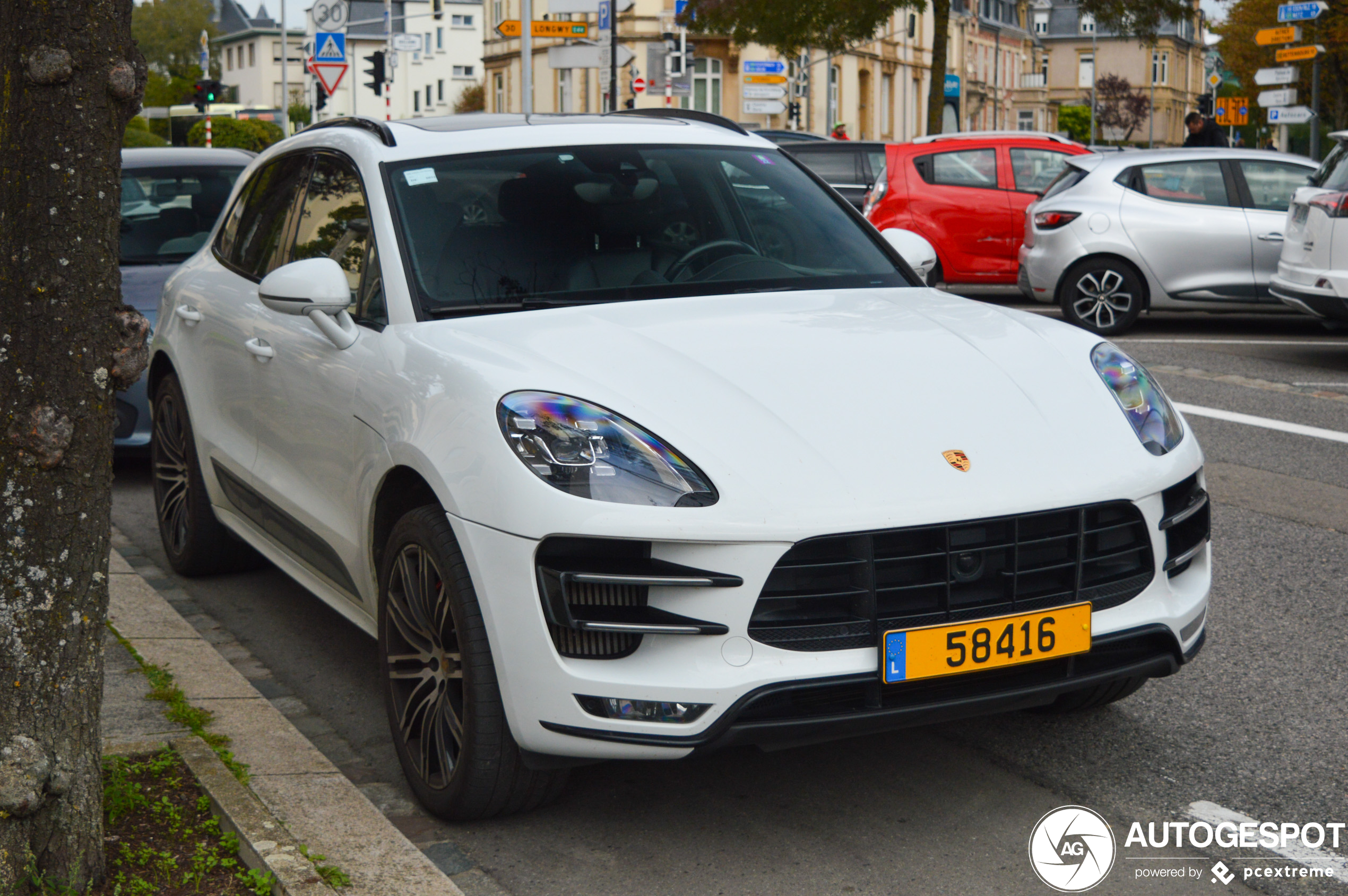 Porsche 95B Macan Turbo