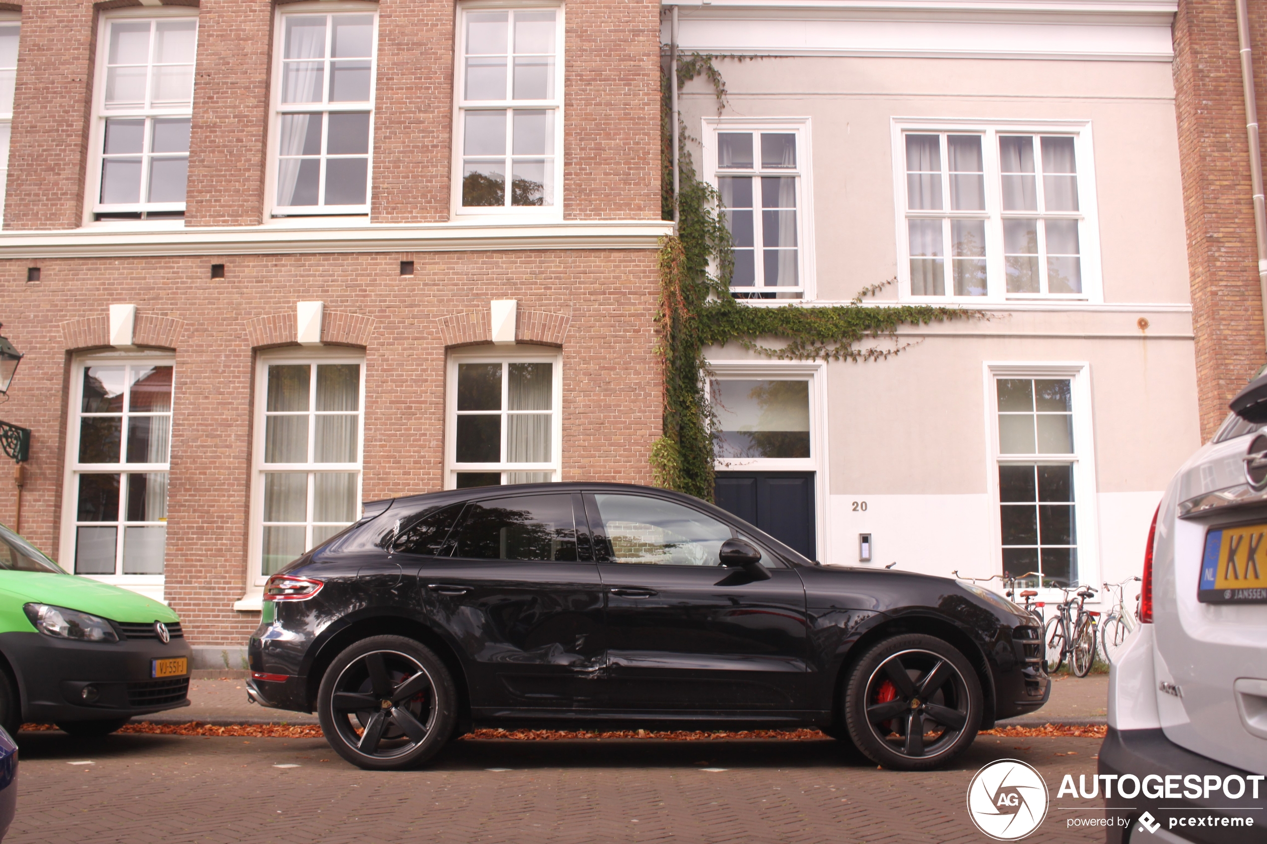 Porsche 95B Macan Turbo