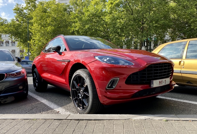 Aston Martin DBX