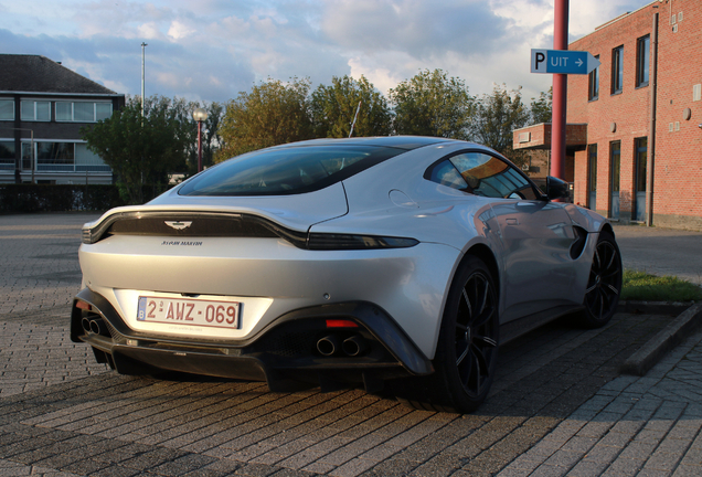 Aston Martin V8 Vantage 2018