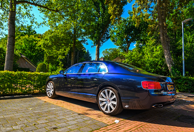 Bentley Flying Spur V8