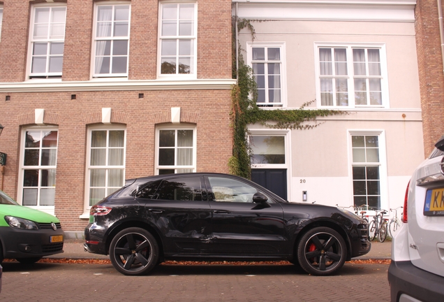 Porsche 95B Macan Turbo