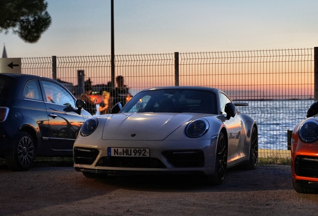 Porsche 992 Carrera 4S