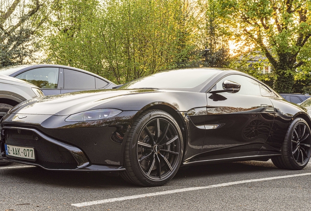 Aston Martin V8 Vantage 2018