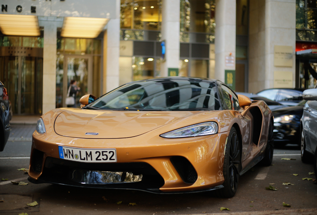 McLaren GT