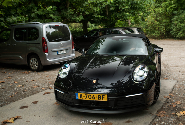 Porsche 992 Carrera 4S Cabriolet