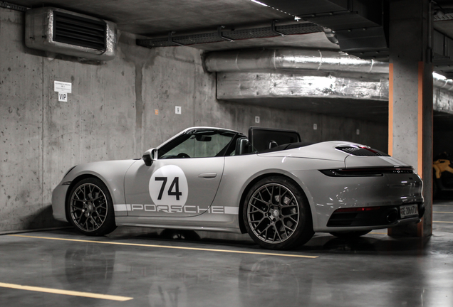 Porsche 992 Carrera 4S Cabriolet