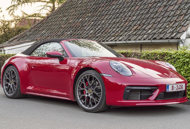 Porsche 992 Carrera 4S Cabriolet