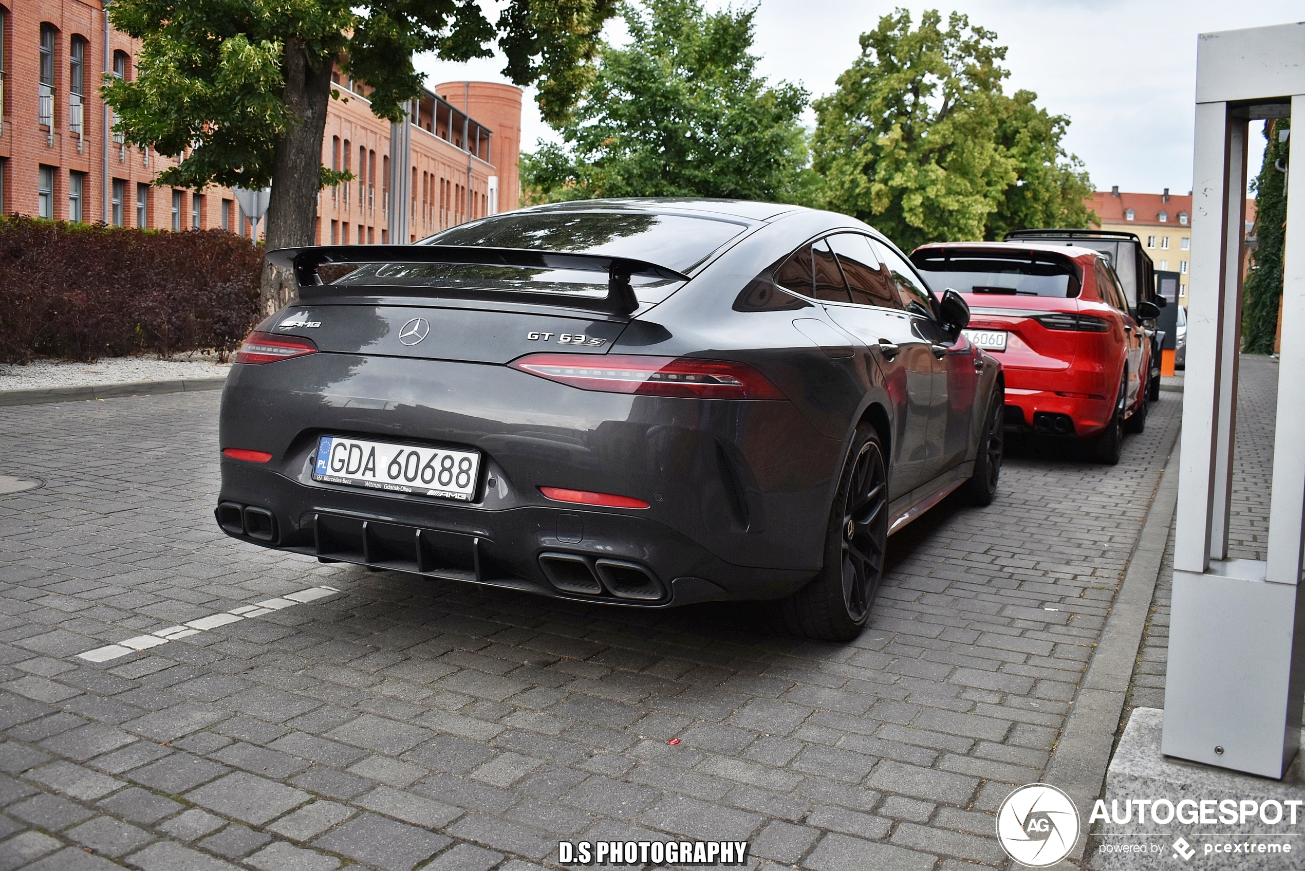 Mercedes-AMG GT 63 S X290