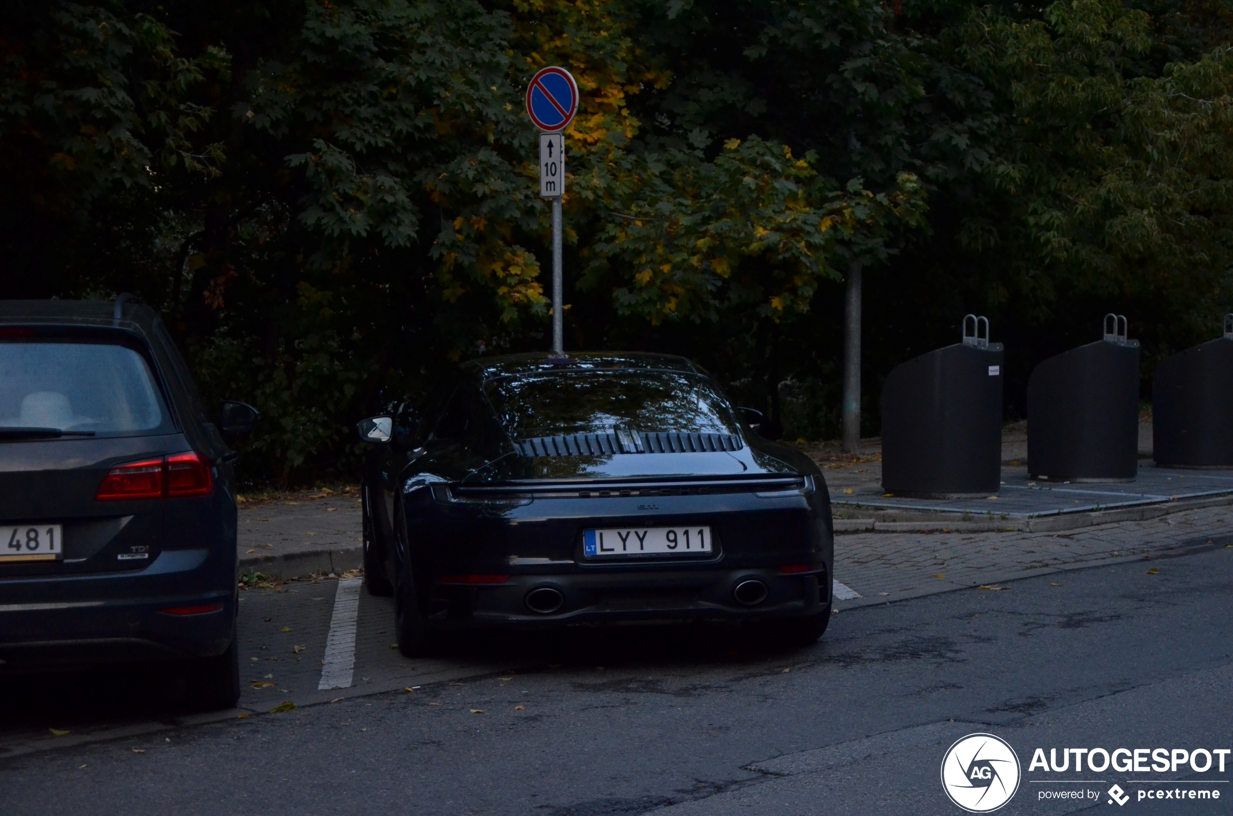 Porsche 992 Carrera 4 GTS