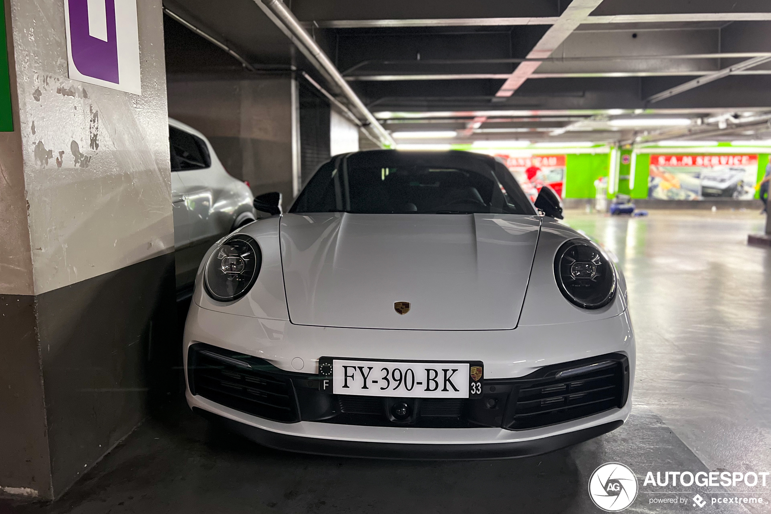 Porsche 992 Carrera 4S