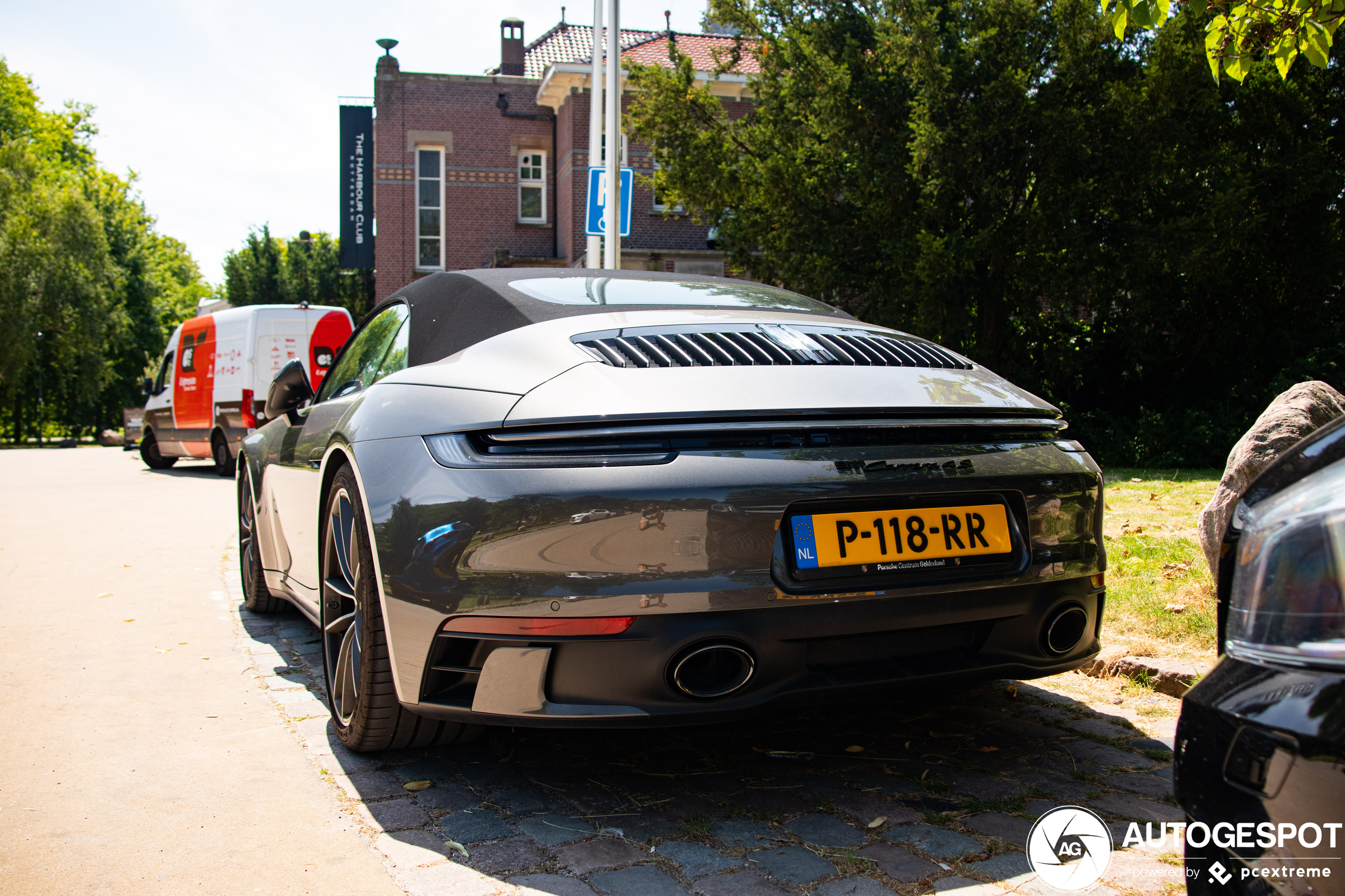 Porsche 992 Carrera 4S Cabriolet