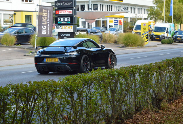 Porsche 718 Cayman GT4