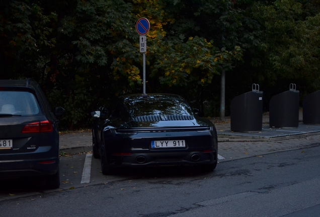 Porsche 992 Carrera 4 GTS