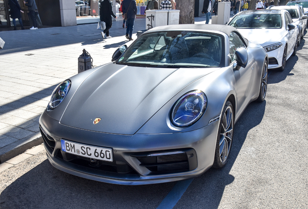 Porsche 992 Carrera 4S Cabriolet