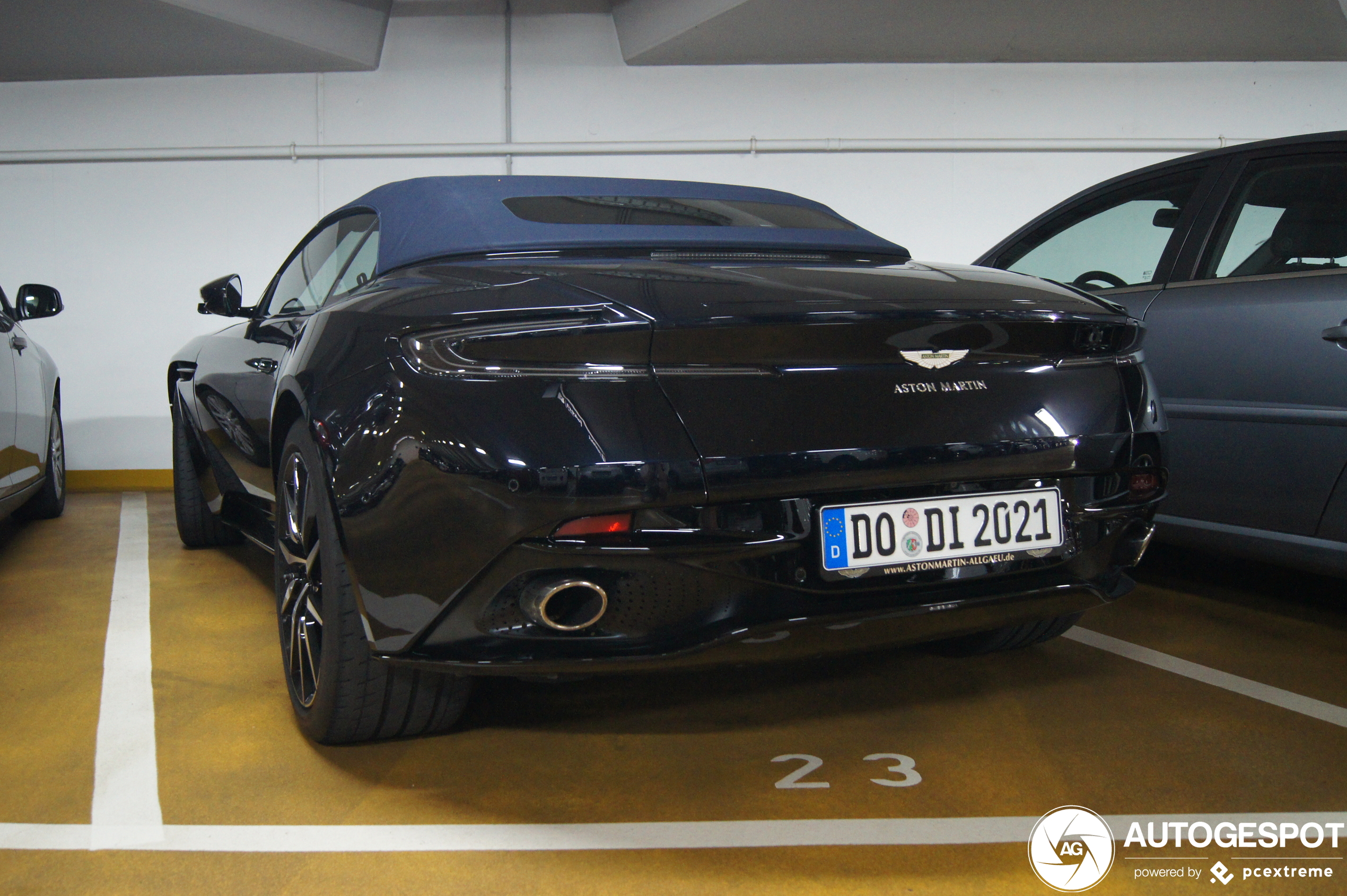 Aston Martin DB11 V8 Volante