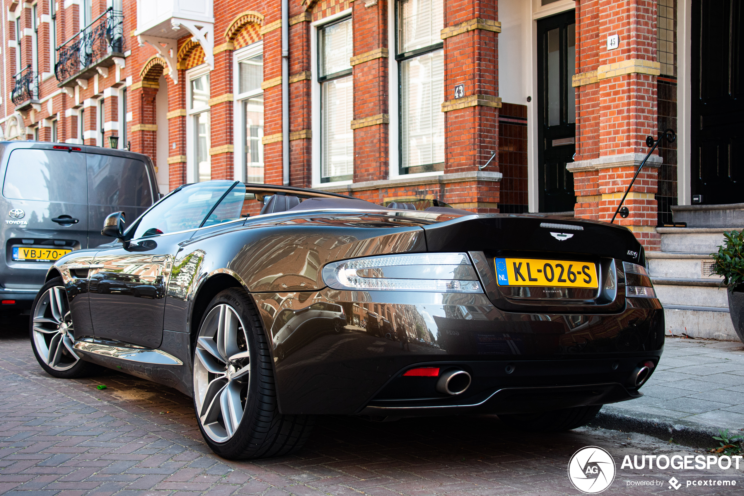 Aston Martin DB9 Volante 2013