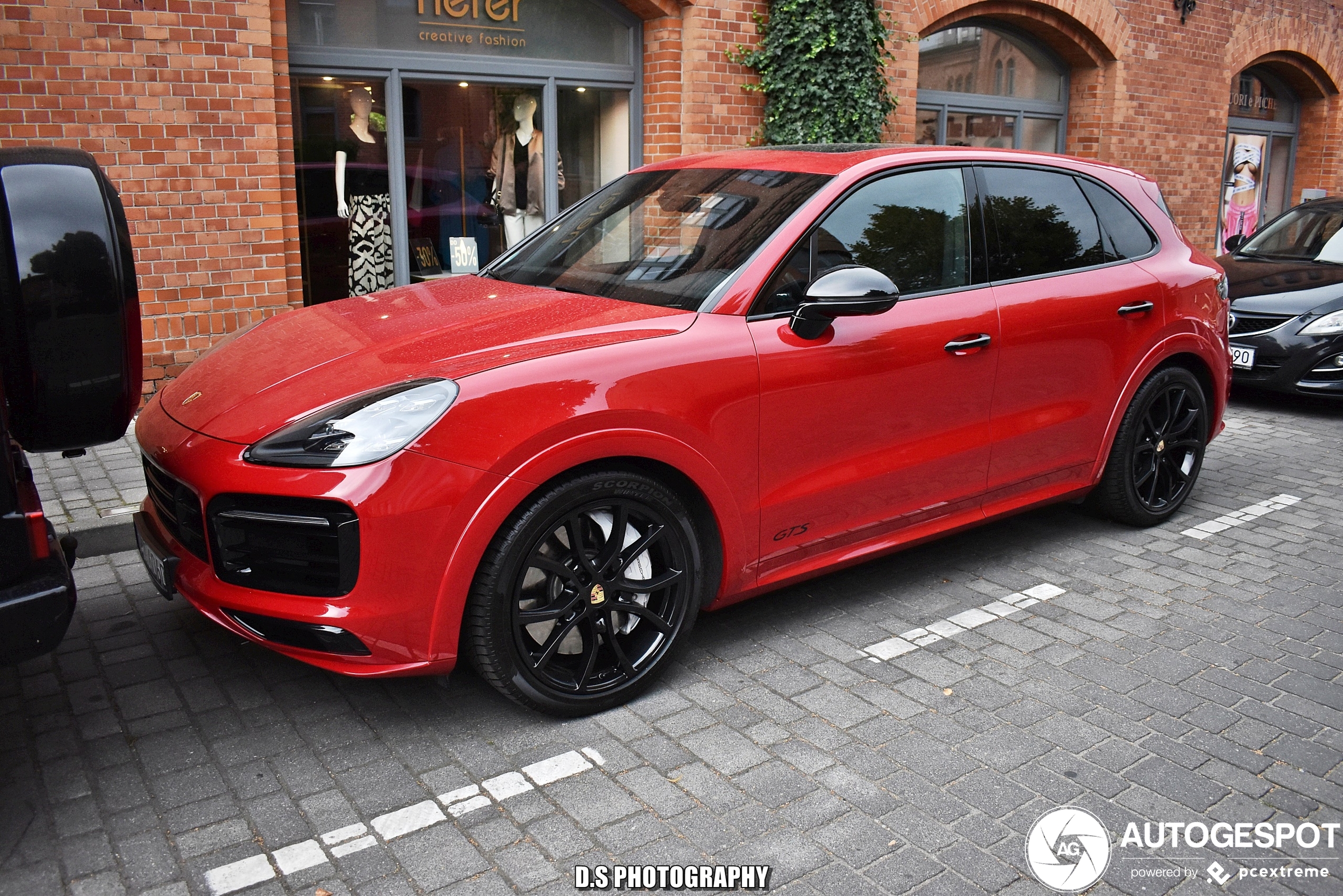 Porsche 9YA Cayenne GTS