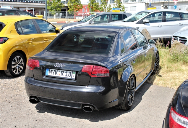 Audi RS4 Sedan