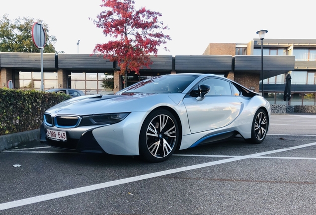 BMW i8