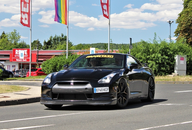 Nissan GT-R