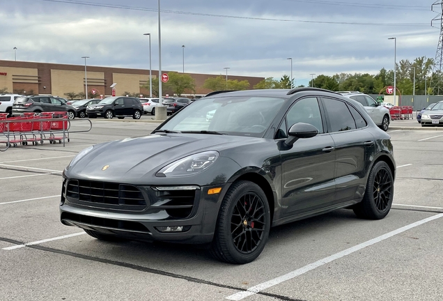 Porsche 95B Macan GTS