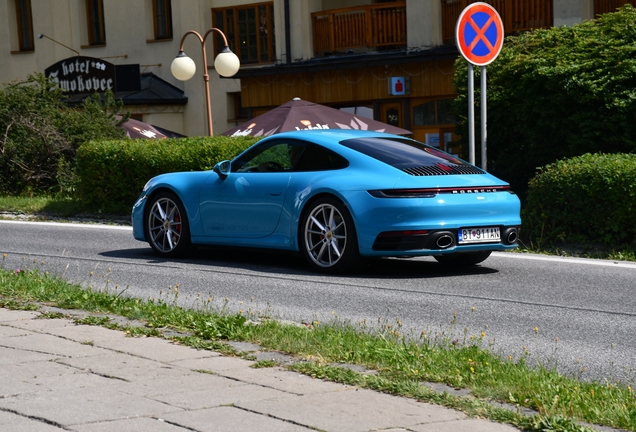 Porsche 992 Carrera 4S