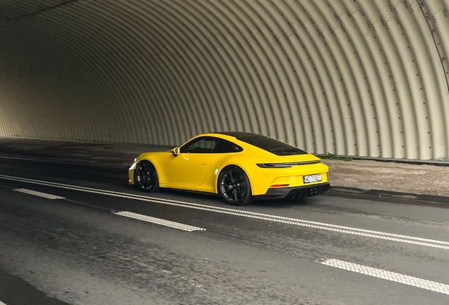 Porsche 992 GT3 Touring