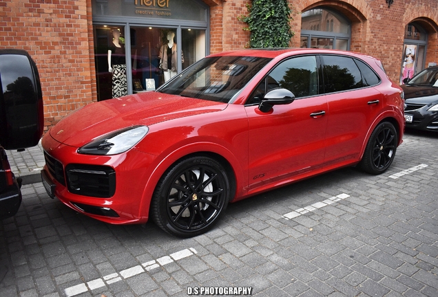 Porsche 9YA Cayenne GTS