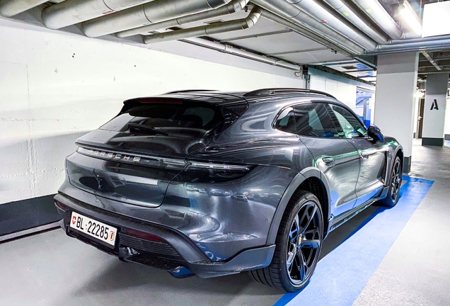 Porsche Taycan Turbo Cross Turismo