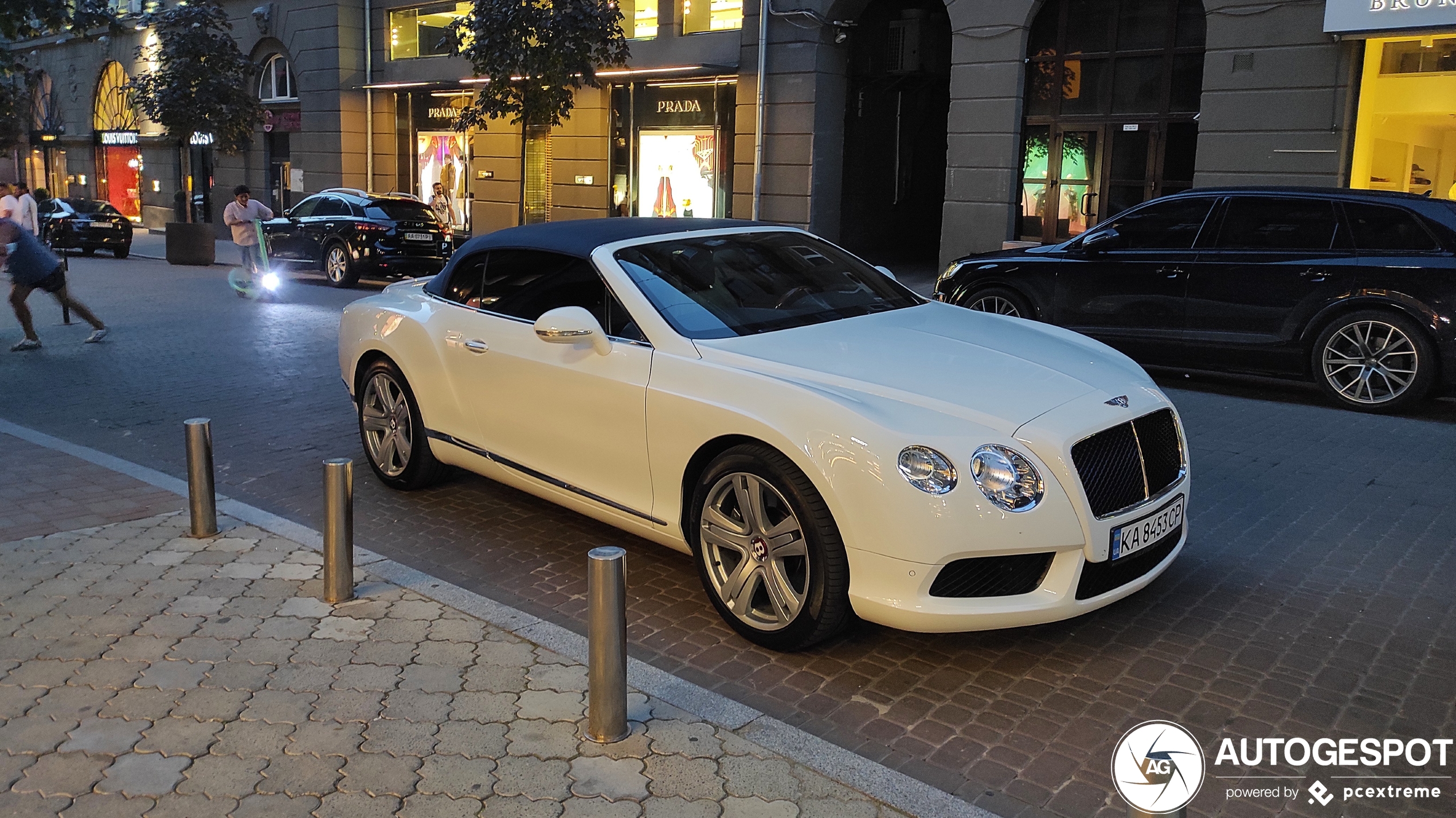 Bentley Continental GTC V8