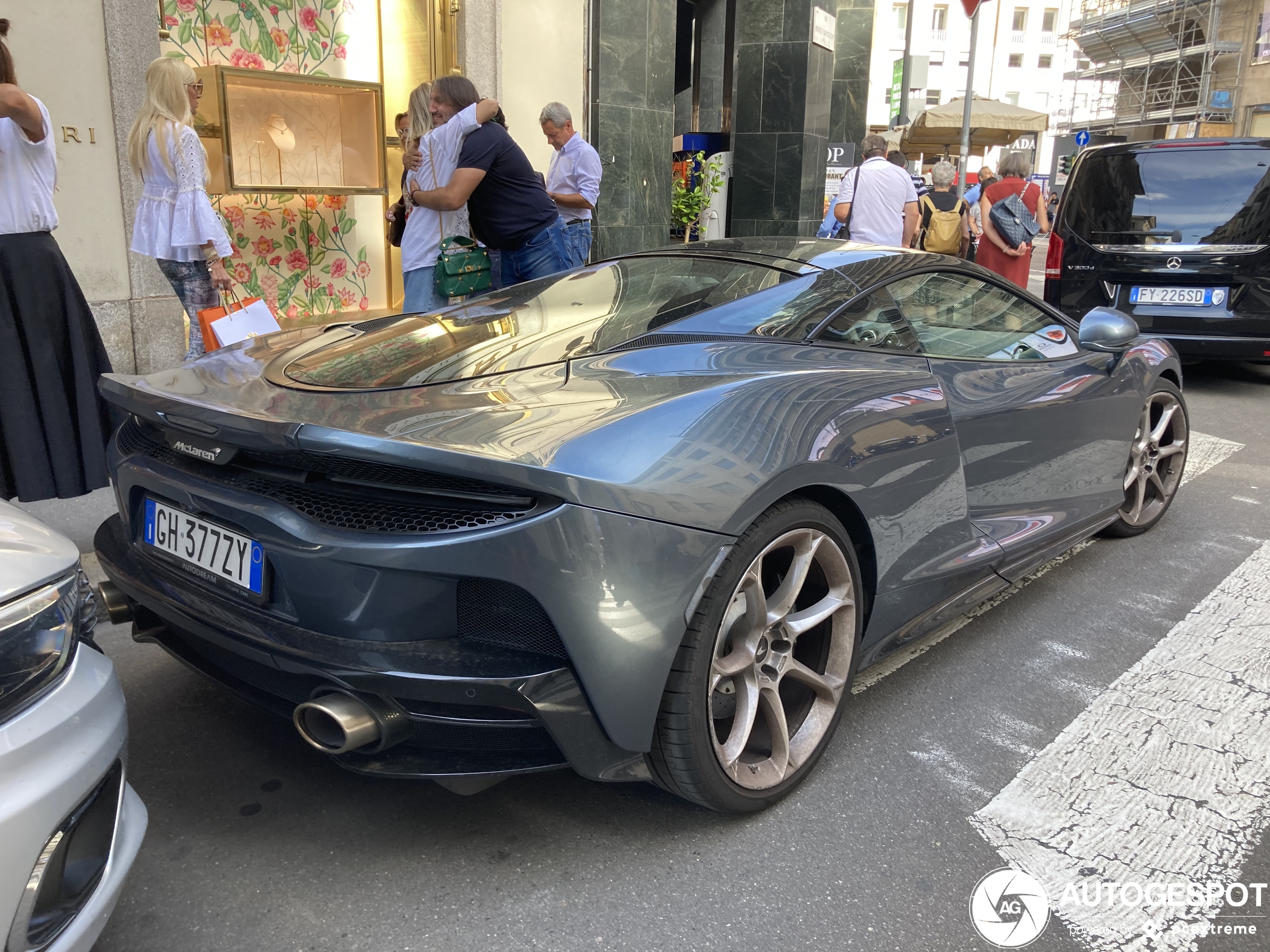 McLaren GT