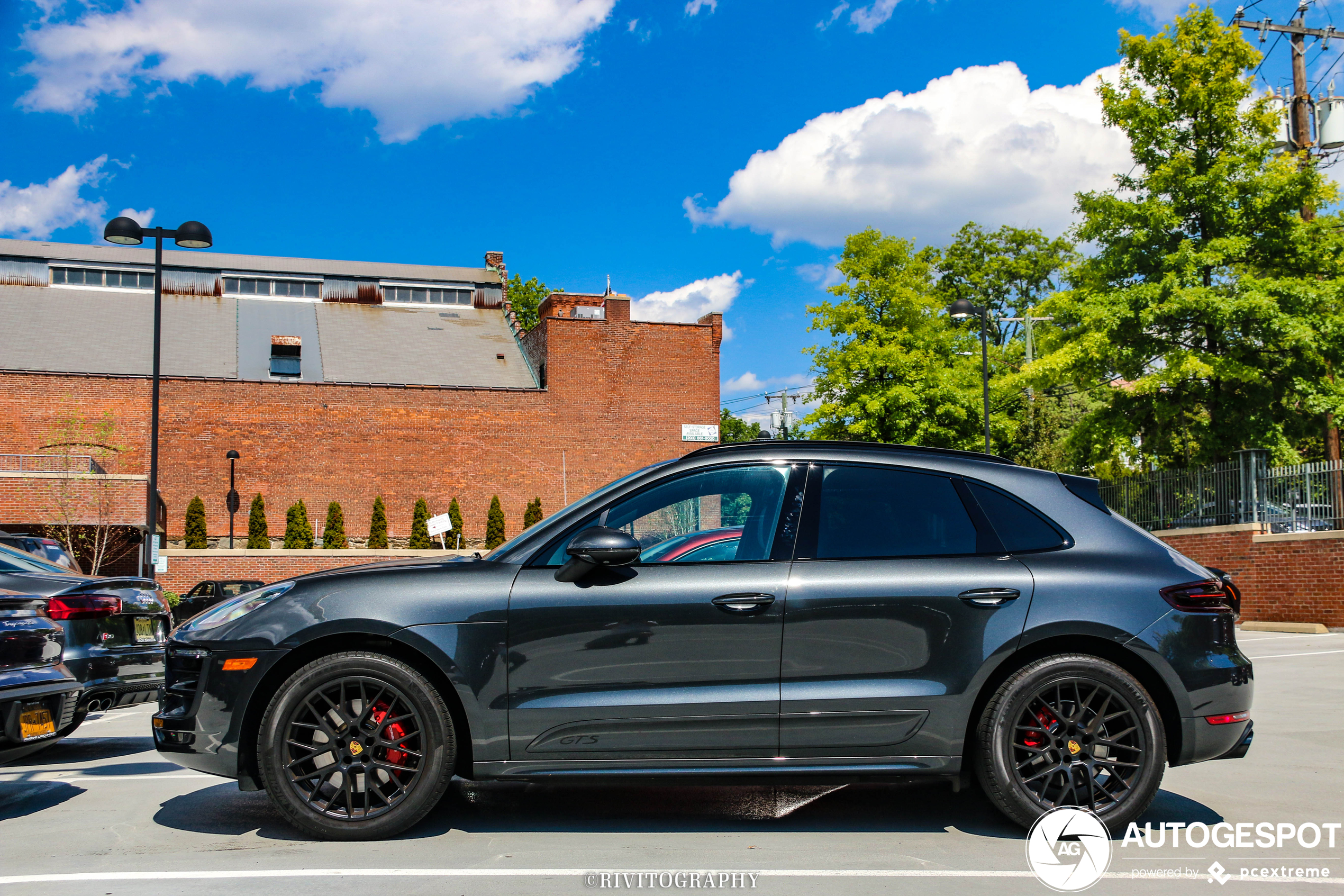 Porsche 95B Macan GTS